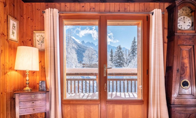 Montroc Ski Chalet | Spacious family chalet with balcony and garden