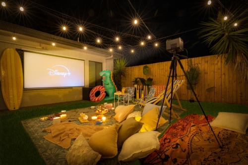 Trinity Park House | Spacious Family Fun with SUV Hire, Games, Full Kitchen
