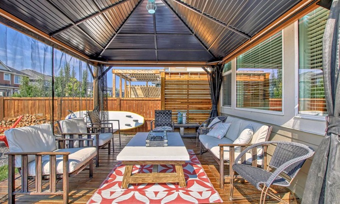 Auburn Bay House | Spacious Family Getaway for 10 with Hot Tub, Lake, Gazebo, King Master