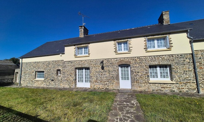 Saint-Remy-des-Landes House | Spacious Family Home Near the Sea