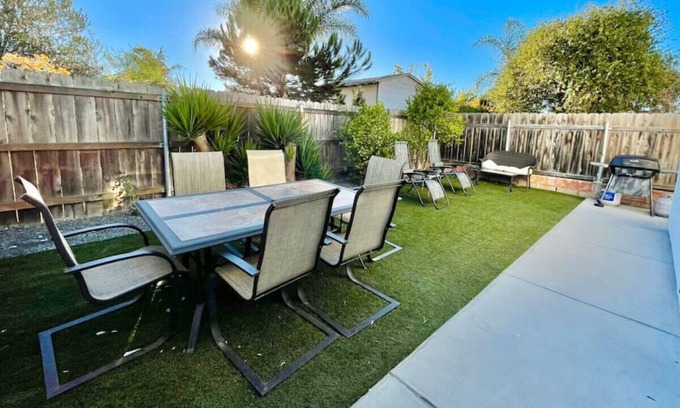 Bay Ho House | Spacious Family Home Close to Beach/Attractions