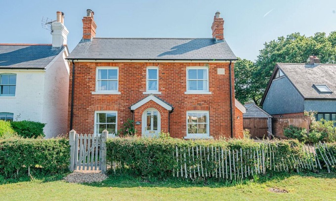 New Forest District Cottage | Spacious family retreat with large garden and wild ponies