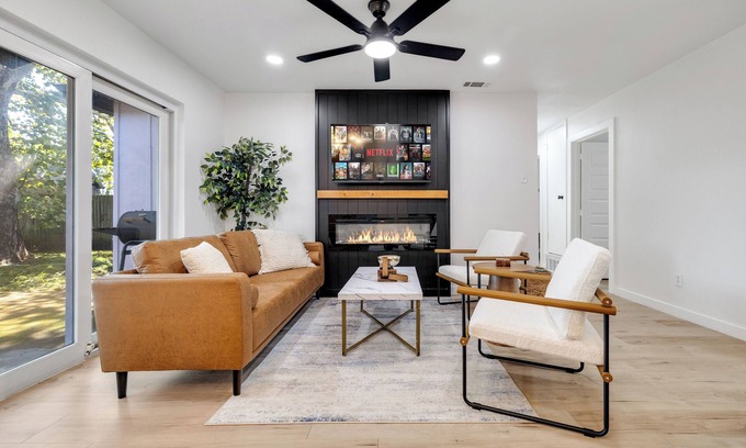 Garland House | Spacious Family Retreat in the Heart of Garland