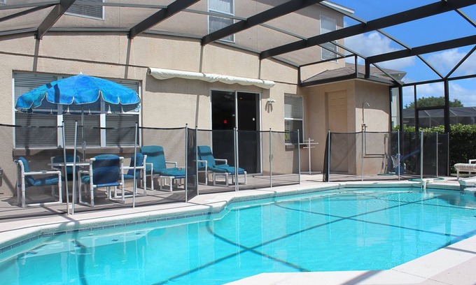 Kissimmee House | Spacious fully furnished home w heated pool & spa, 25 mins to Disney & Universal