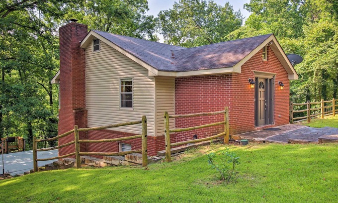 Gainesville House | Spacious Georgia Getaway w/Dock on Lake Lanier!