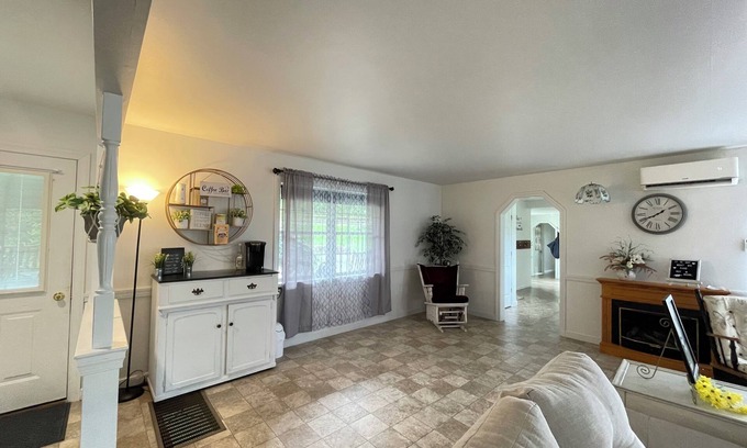 Loysville House | Spacious get-away on the out-skirts of town