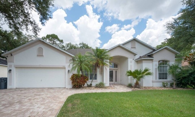 Ridgewood Lakes Villa | Spacious Getaway on Golf Course