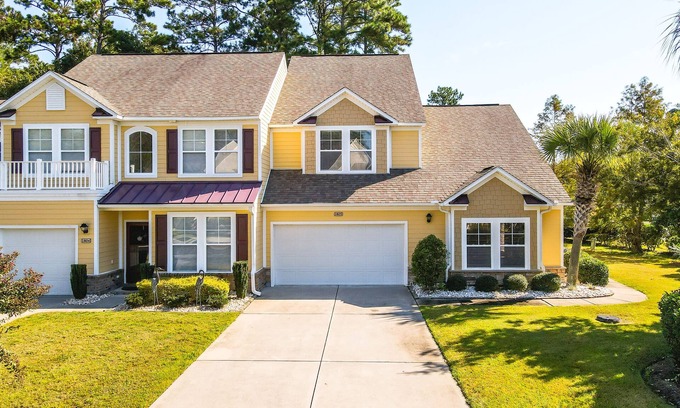 Murrells Inlet House | Spacious Golfer’s Getaway located steps from TPC – Ideal for Families & Groups!