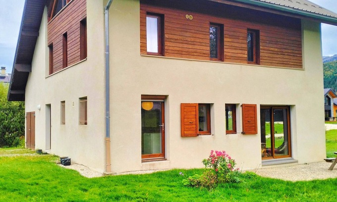 Correncon-en-Vercors House | Spacious house in Corrençon with terrace and garden, 4 bedrooms