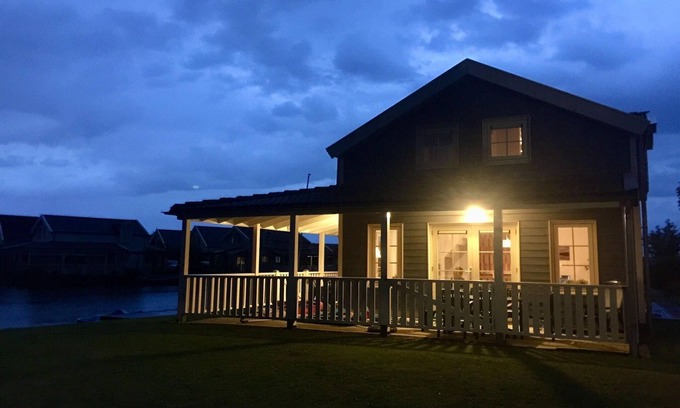 Municipality of Nissewaard House | Spacious holiday home with sauna and fishspot