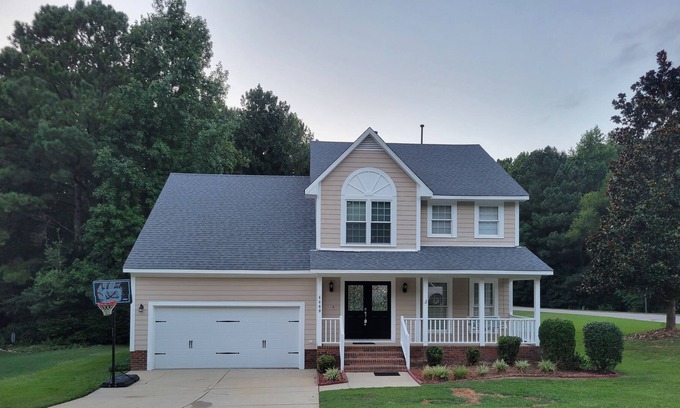 Apex House | Spacious Home! 8 min to WakeMed Cary & Strip Mall