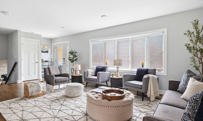 Oakbrook Terrace House | Spacious Home Chicago Suburbs