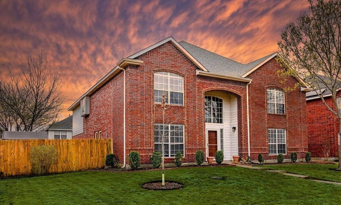 Allen House | Spacious Home for Large Families