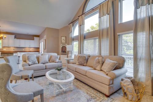 Mountain Home House | Spacious Home Near Norfork Lake with Wraparound Deck