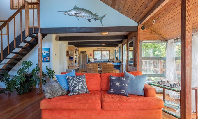 Eastside Santa Cruz House | Spacious Home, Steps 2 Twin Lakes Beach & Harbor, Spa, Large deck, Wifi, Pets