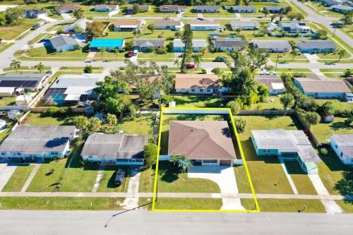 North Port House | Spacious home with large yard - Perfect for families