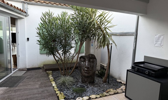 Rivedoux-Plage House | Spacious house 200m from the beach with air conditioning and balneotherapy