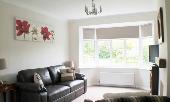 Chesterfield House | Spacious House on the edge of the Peak District National Park