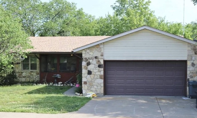 Hermann House | Spacious House walking distance from downtown Hermann