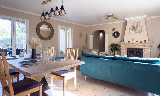 Garrigues House | Spacious house with large garden - close to town center and not overlooked
