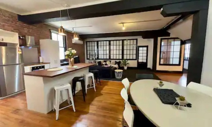 Te Aro Apartment | Spacious Inner-City Apartment!
