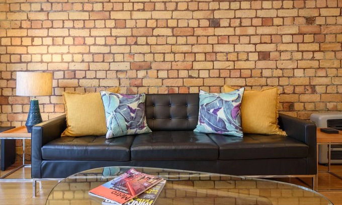 Auckland Central Business District Apartment | Spacious Light-filled Central Character Apt - so close to Britomart and the Uni!