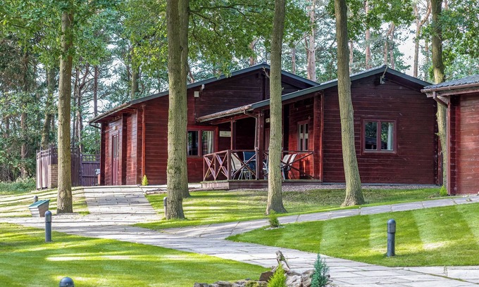 Overton-on-dee Ski Chalet | Spacious lodge with modern styling features.