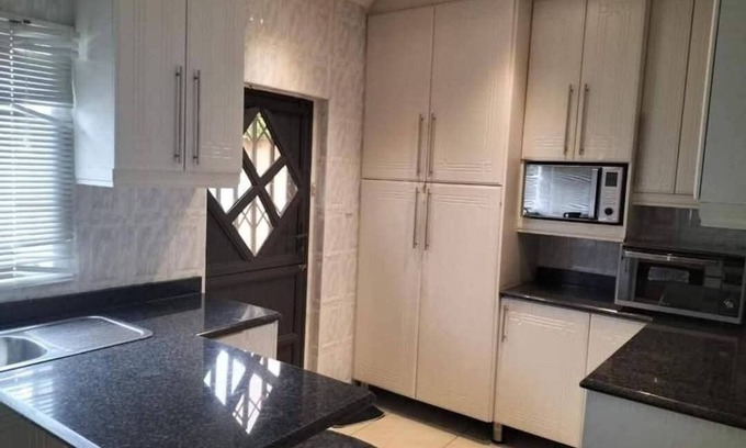 Pietermaritzburg Cabin | Spacious lodge in beautiful Pietermaritzburg with AC, WiFi