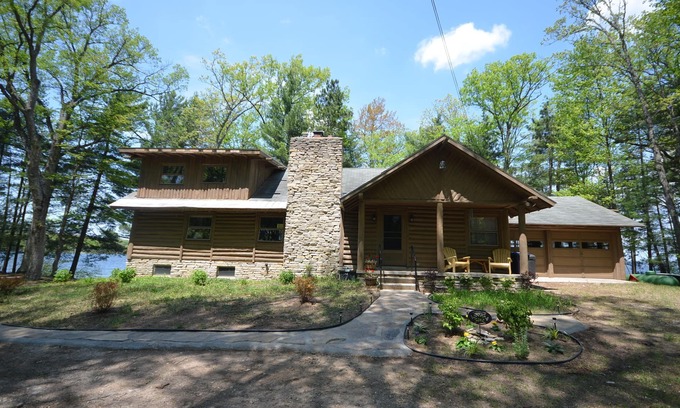 Interlochen Cabin | Spacious log home on Green Lake. Waterfront. Dog ok.