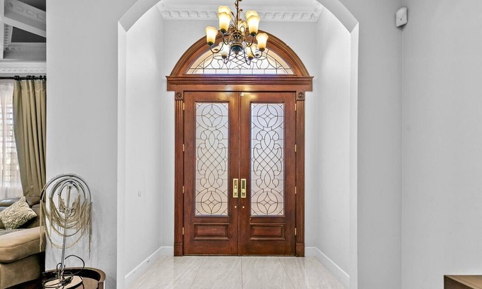 Valley Glen House | Spacious Luxe Home w/Bonus Loft and Private Yard