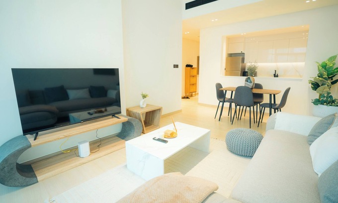 Al Quoz Apartment | SPACIOUS LUXURY 2 BEDROOM CONDO- PRIME DUBAI LOCATION