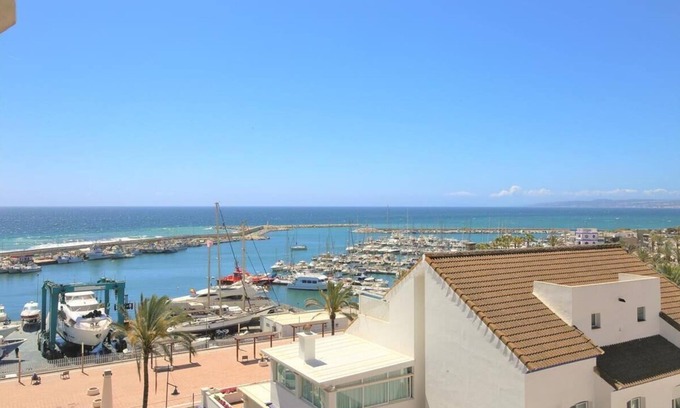 Estepona Apartment | Spacious luxury apartment with air con and seaview, Close to beach, restaurants and Estepona Port