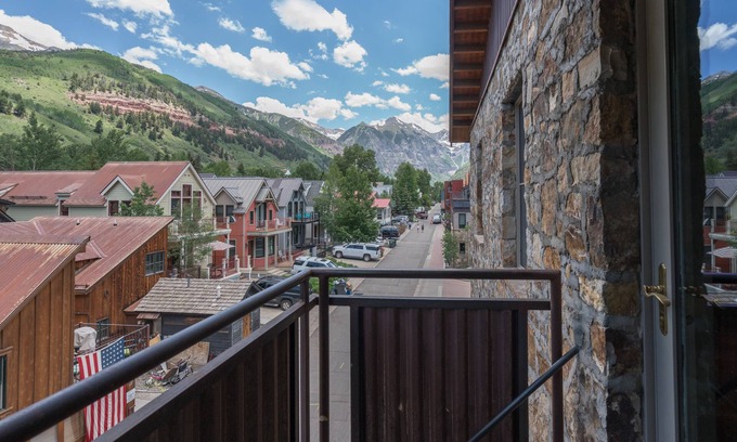Telluride Condo | Spacious Luxury Pet-Friendly Residence at the River Club