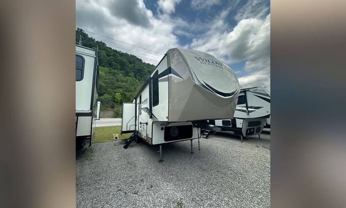 Lexington House | Spacious & luxury RV The Heritage Glen Experience