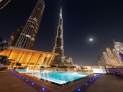 Downtown Dubai Apartment | Spacious, Modern Chic 2 BDR Apartment in Prime Downtown Location