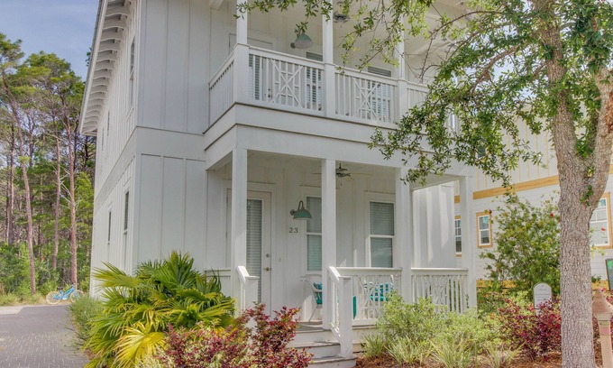 Greenway Park House | Spacious & modern home w/ shared pool near beach - snowbirds welcome