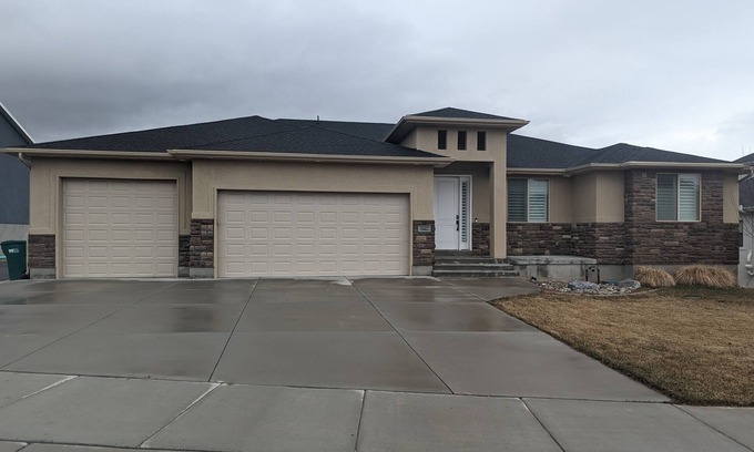 Bluffdale House | Spacious, Modern Home with Hot Tub and Pool Table
