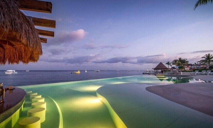 Cozumel Hotel | Spacious Studio at Caribbean with Beach & Pools