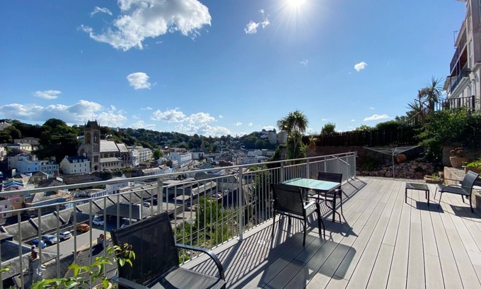 Torquay City Centre Apartment | Spacious, one bedroom, pet friendly apartment with large terrace overlooking the town.