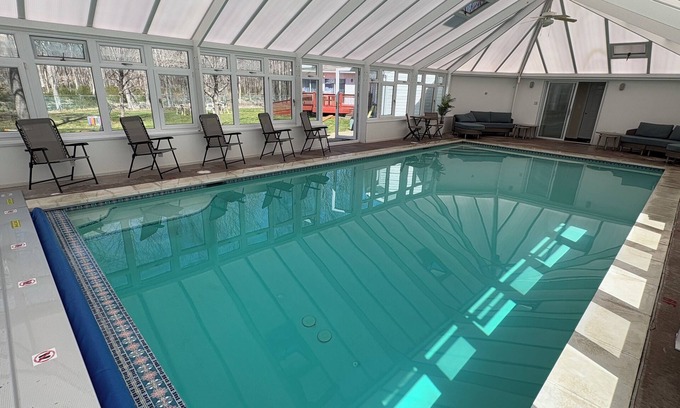 East Stroudsburg House | Spacious One-level House with Private Heated Indoor Pool for Family vacations