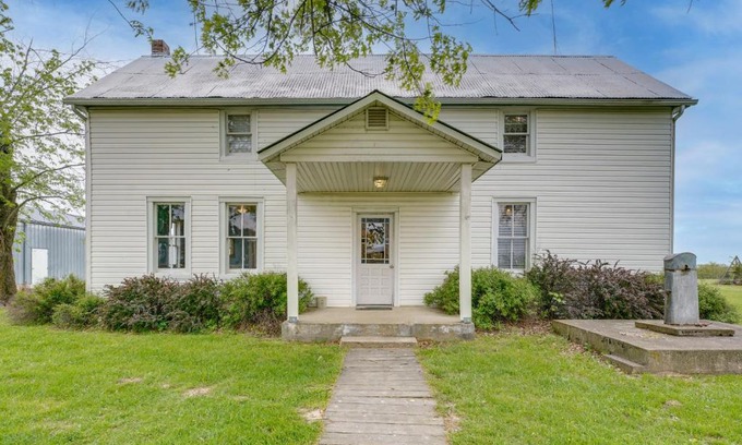 Rosebud House | Spacious Owensville Getaway with Winery On-Site!