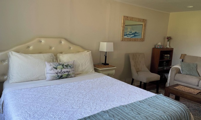 Central Oregon Apartment | Spacious Peaceful Sweet Olive Cottage Studio In North Eugene