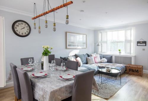 Paddington House | Spacious quiet 4bedrooms 6beds house with private garage 3min walk to Paddington Station