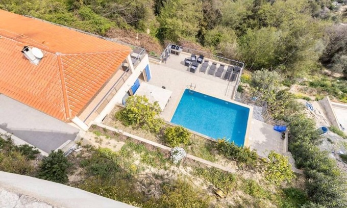 Nice House | Spacious, quiet Villa Niçoise with swimming pool