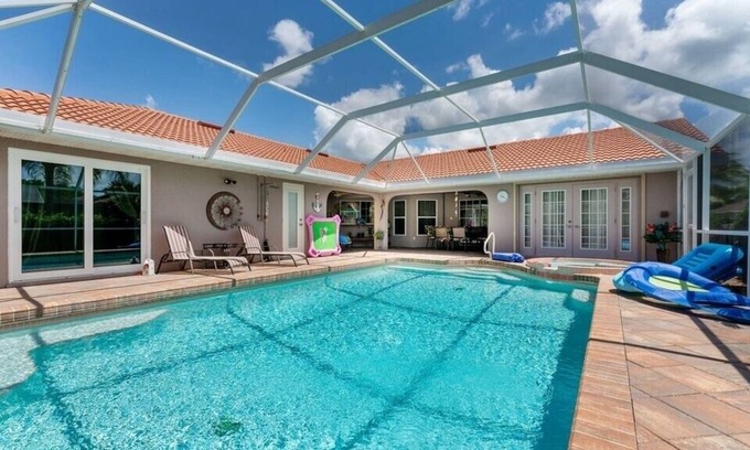 Deep Creek House | Spacious relaxing home with pool and spa