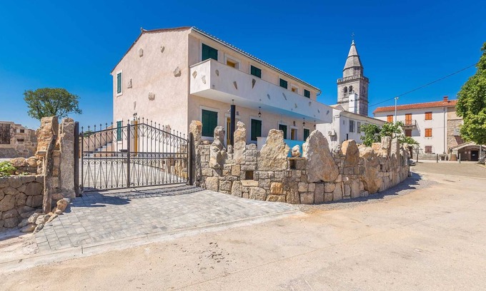 Poljica House | Spacious rustic holiday house PLOVANIJA