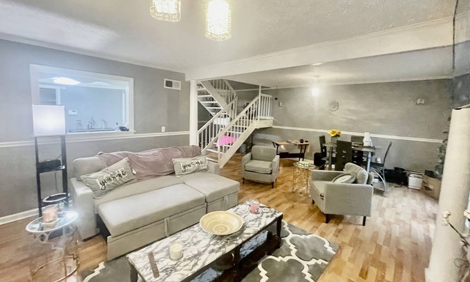 Nashboro Village House | Spacious Serene Townhouse