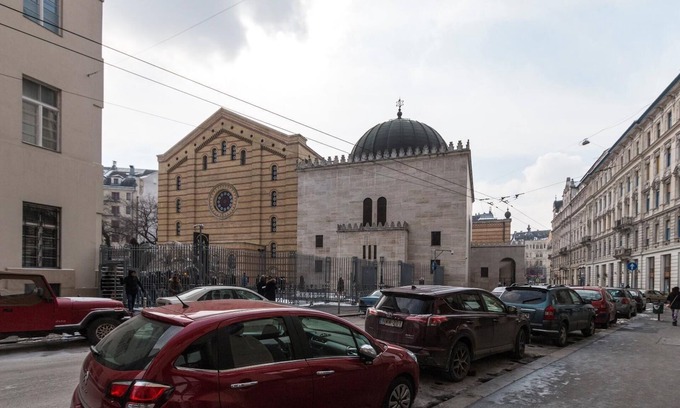 Inner City Budapest Apartment | Spacious Stay by Synagogue View City Center