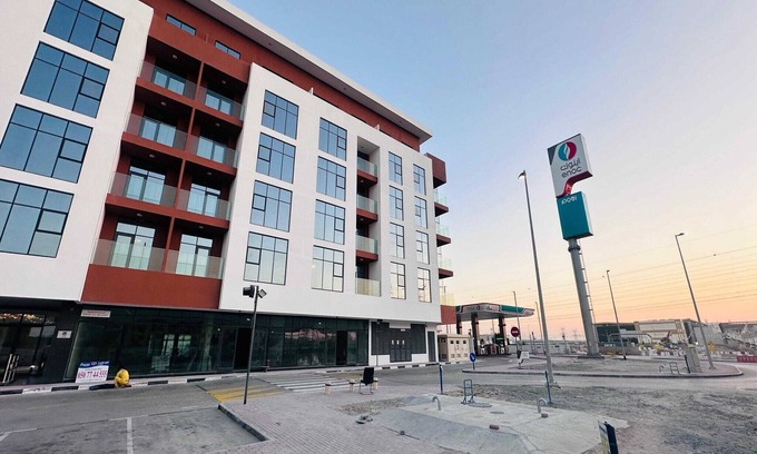 Jebel Ali House | Spacious Studio at JLT | Pool & Free Parking