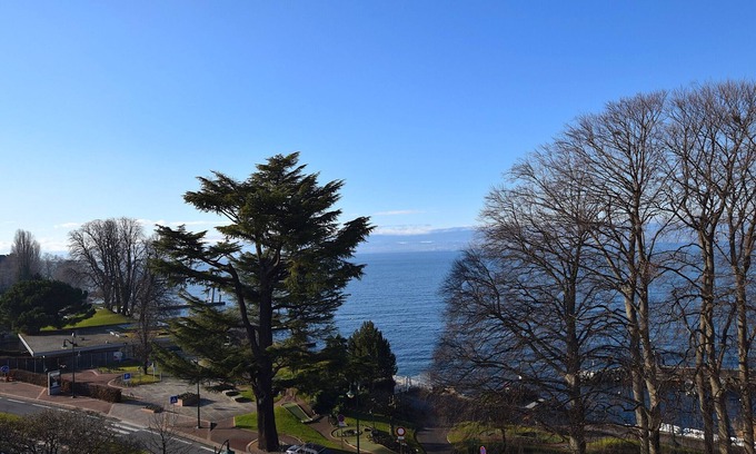 Evian-les-Bains Apartment | Spacious studio in Évian-les-Bains, balcony, near center